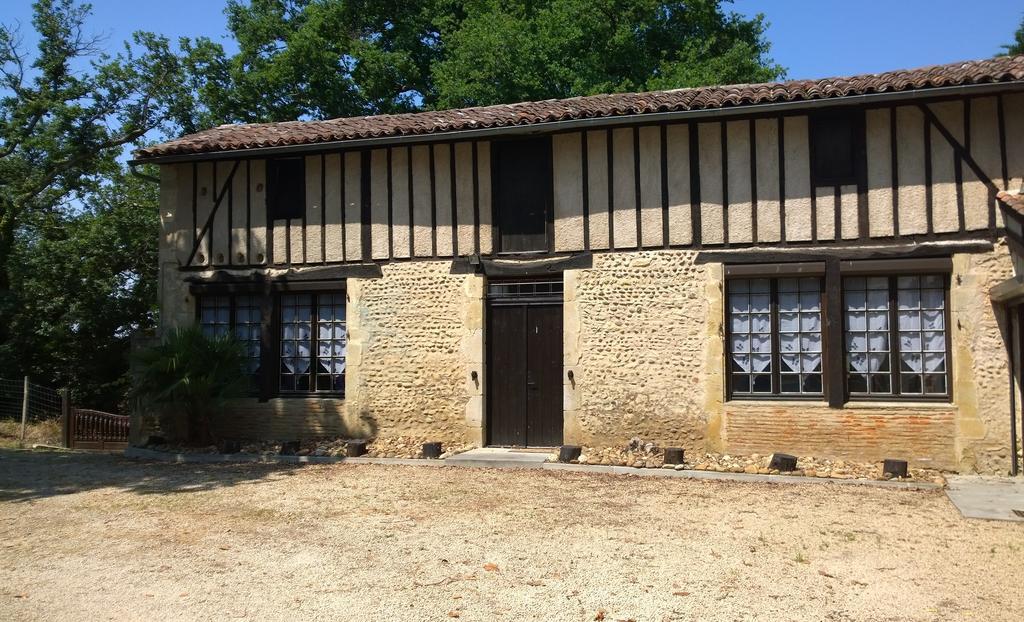 Les Gites De Castera Aire-sur-lʼAdour Dış mekan fotoğraf